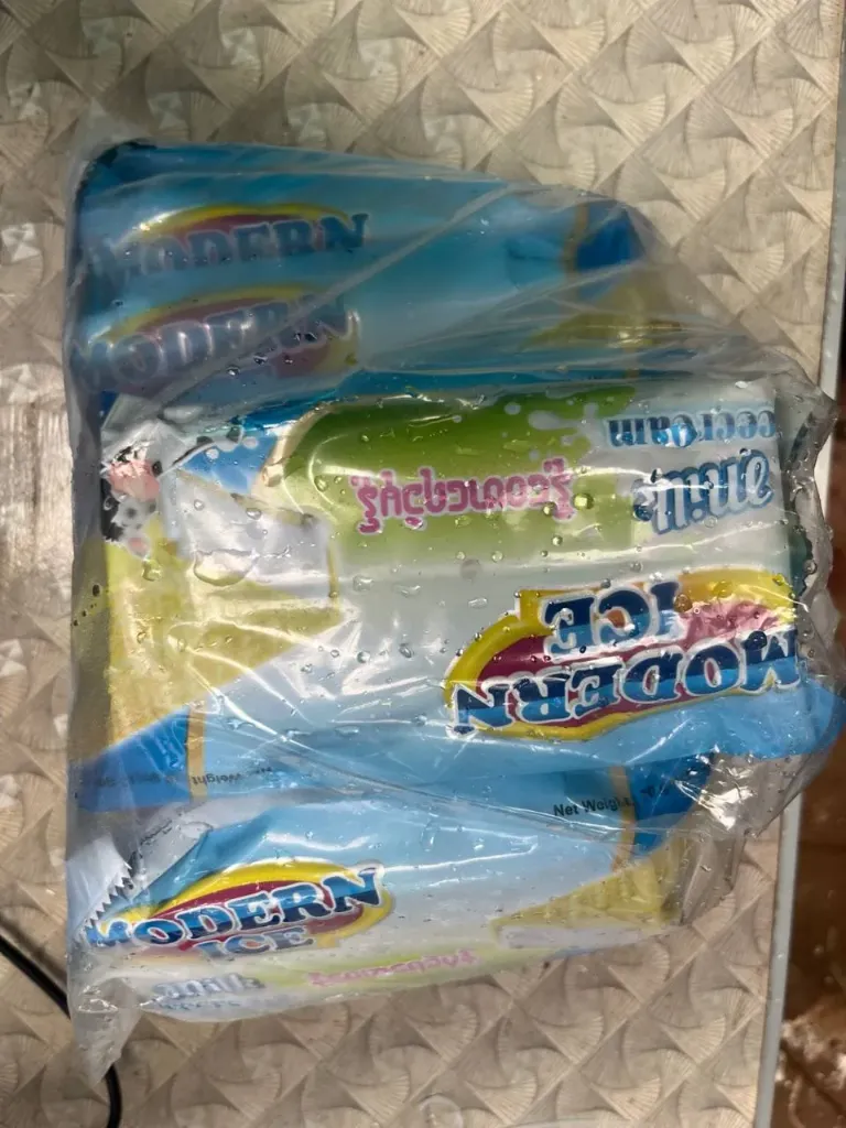 Modern ice နိုဝေဖာရေခဲချောင်း