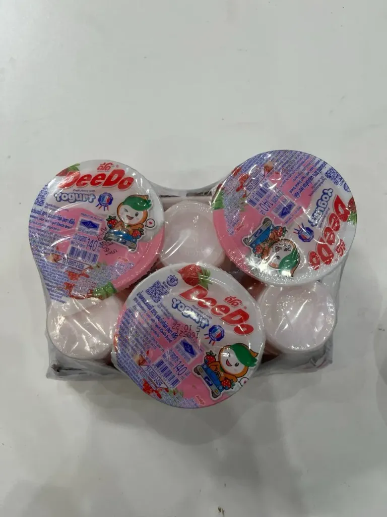 Deedo Yogurt Cup Strawberry@ 140ml x 6