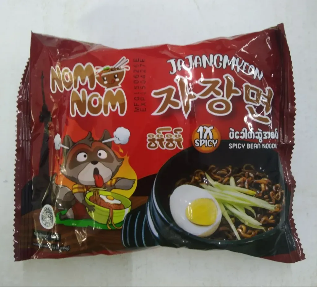 Nom Nom ပဲခေါက်ဆွဲအစပ် @120g