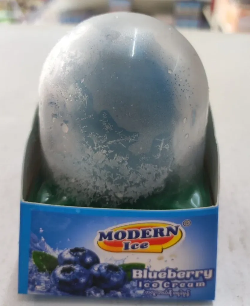 Modern Ice ဘလူးဘယ်ရီသီးပုံရေခဲမုန့်